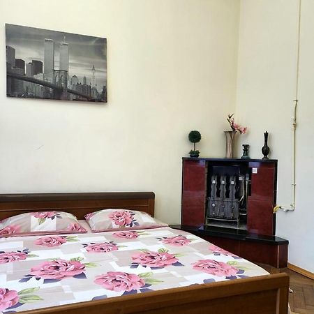 Затишна Оселя Apartment Lviv Exterior photo