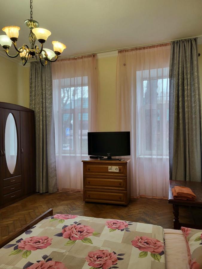 Затишна Оселя Apartment Lviv Exterior photo