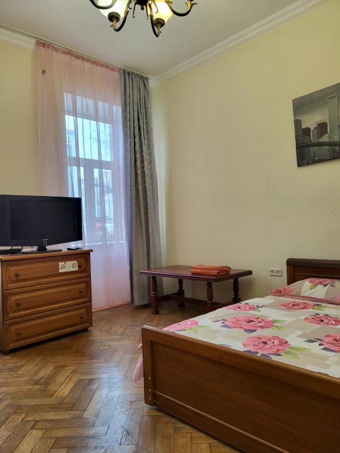 Затишна Оселя Apartment Lviv Exterior photo